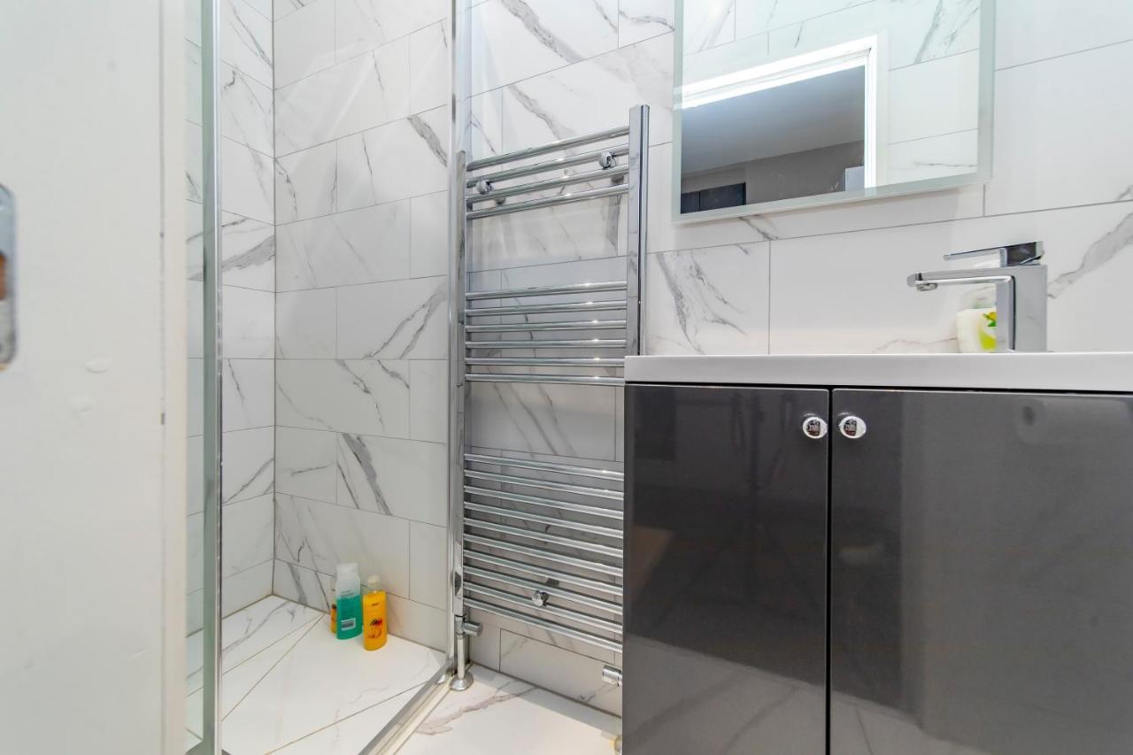 Morden Stuido Flat I Mins Away From Brighton Beach 1Ep Apartment Bagian luar foto