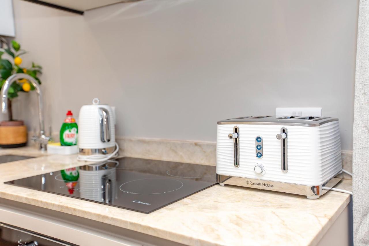 Morden Stuido Flat I Mins Away From Brighton Beach 1Ep Apartment Bagian luar foto
